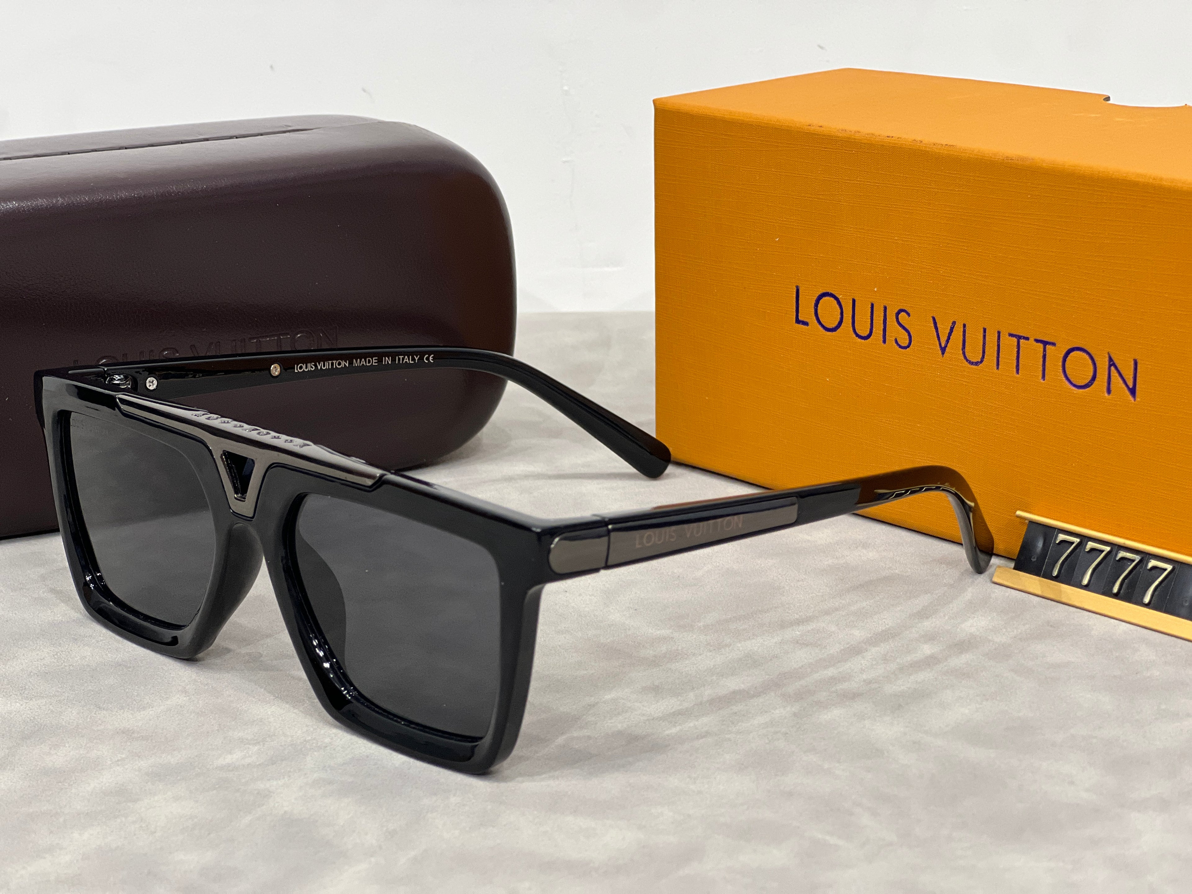 Black L\/ Style Shades