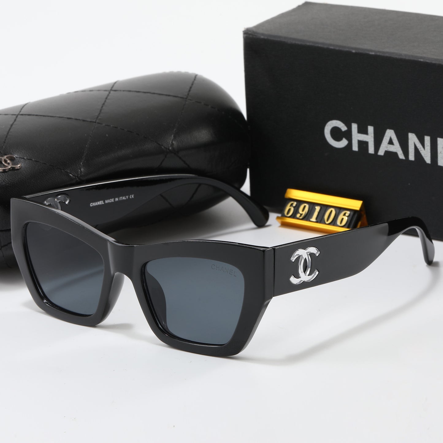 Chanel CC Black style sun glasses